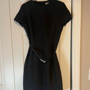 H&M casual knee length short sleeve dress in black great for office/event. Sm